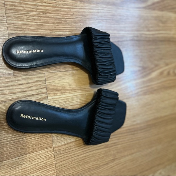 Reformation Marcella Ruched Flat Slide in Black Size 5.5 - Picture 4 of 6
